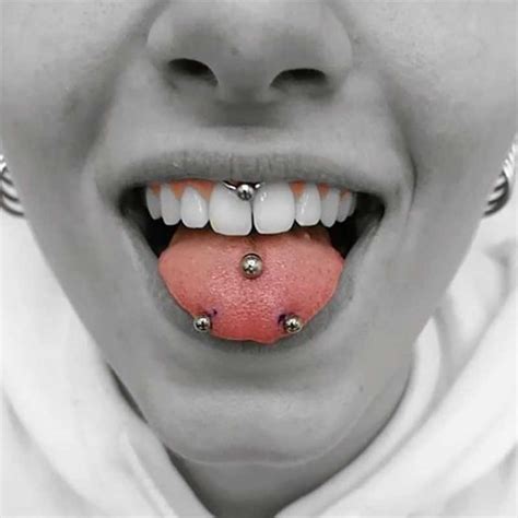 snake eye tongue piercing risks|Everything To Know Before Getting A Snake Eyes。